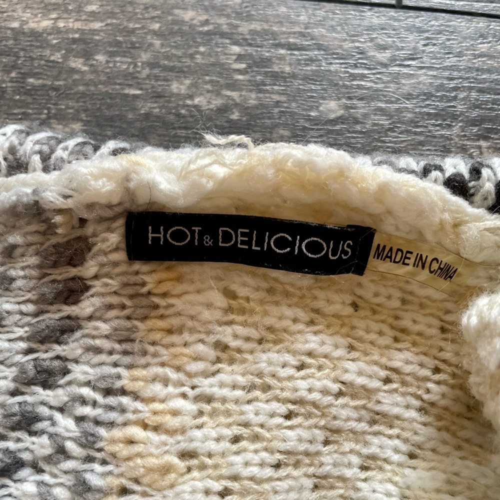 Women’s Hot & Delicious Thick Cardigan Sweater - Picture 3 of 6